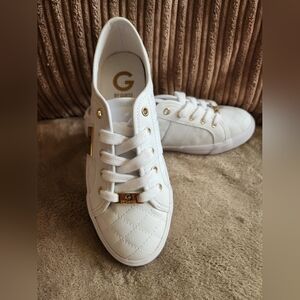 GUESS TENNIS SHOES  (NWOT)